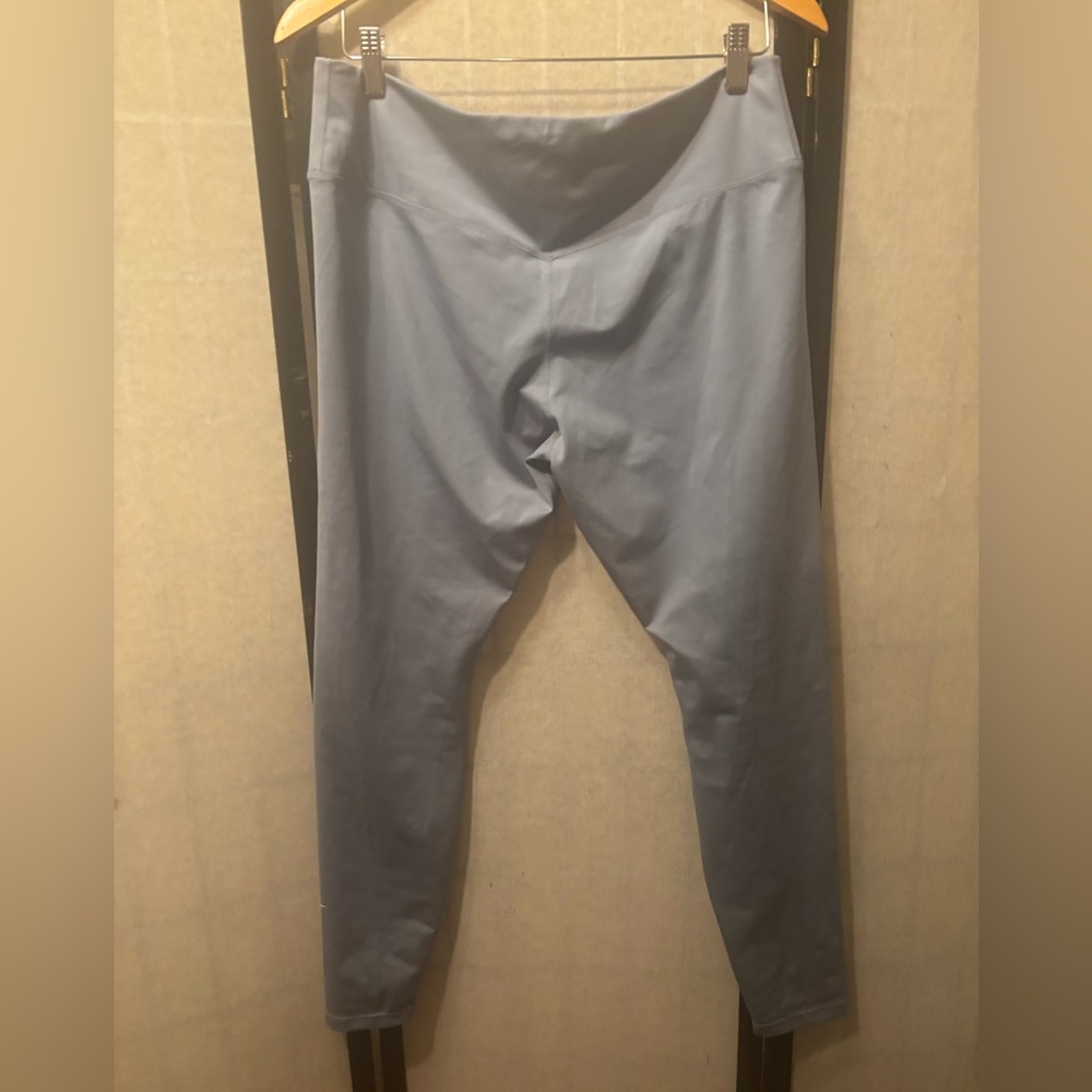 NIKE Dri-FIT Light Blue-Gray Active Leggings - Picture 2 of 5